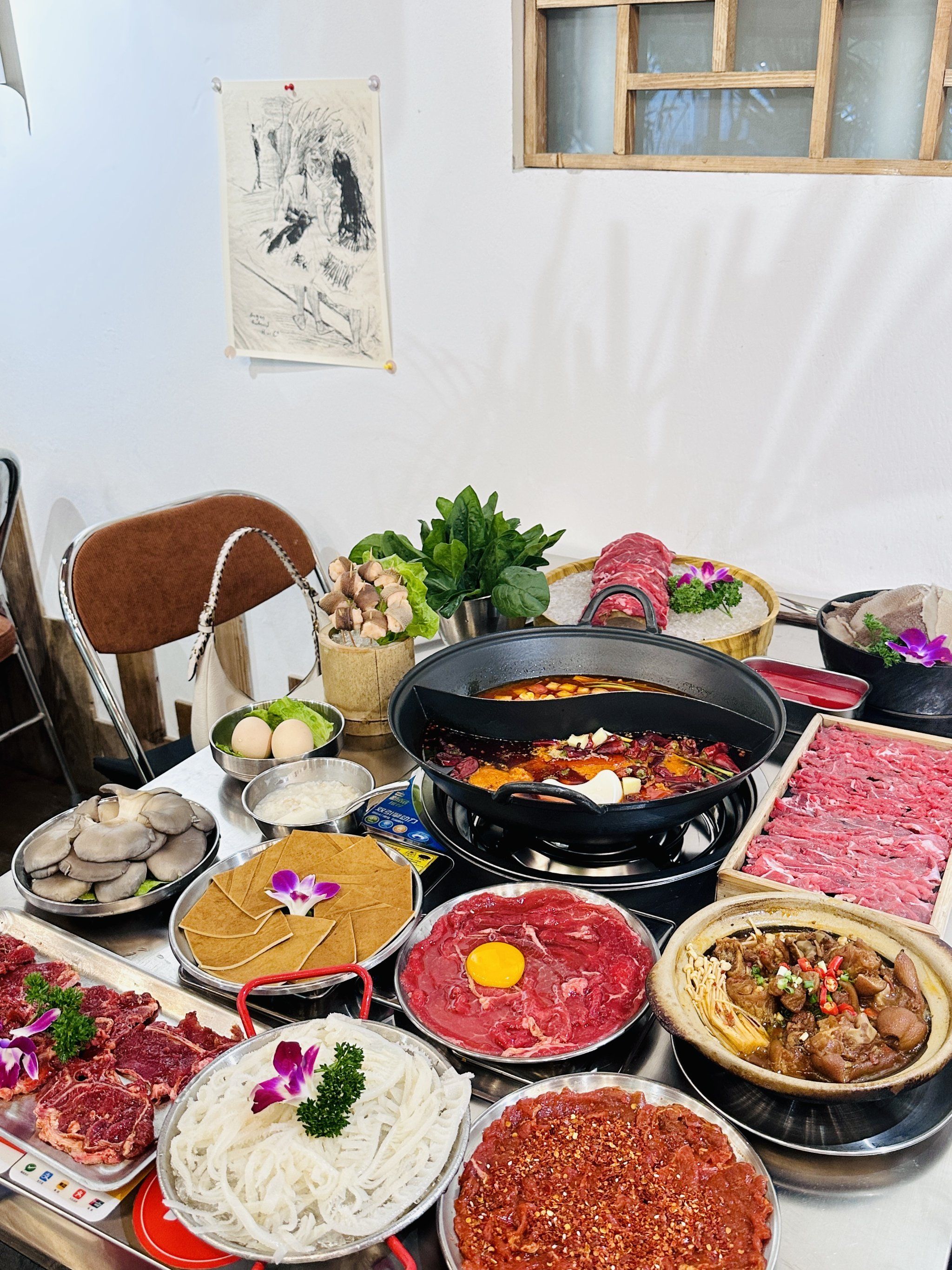 如何通过调料组合提升火锅的层次感