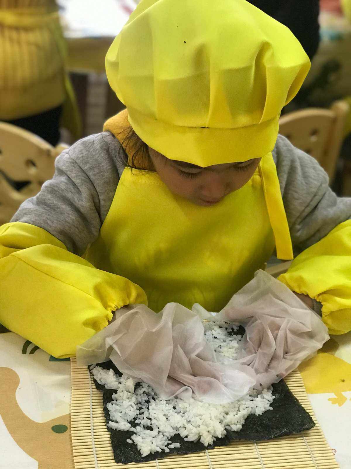 制作寿司时如何调整口味以适合儿童